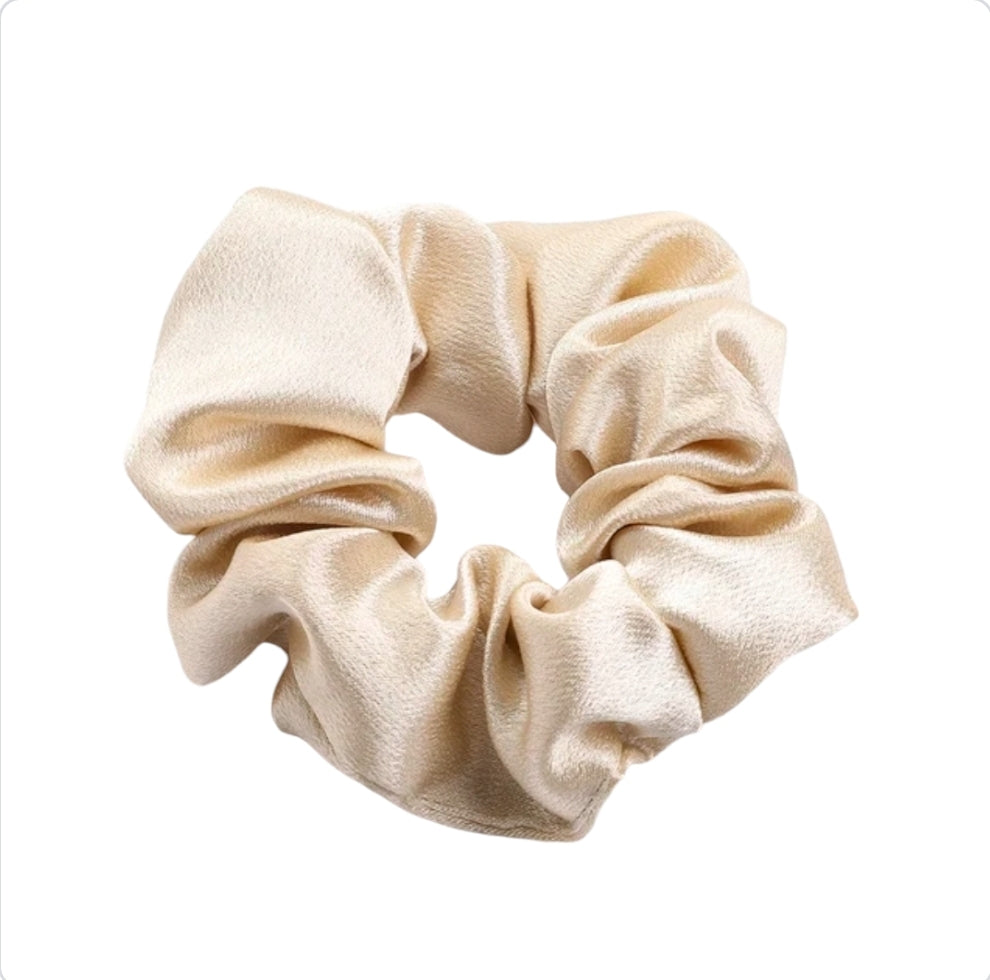 Satin Scrunchie in Cream